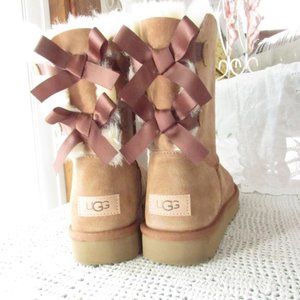 UGG Bailey Bow Boots size 8